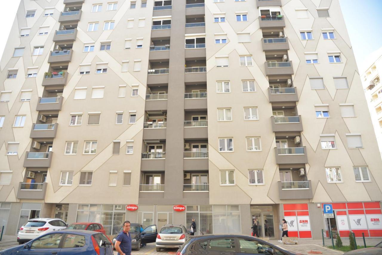 Stylish Violet & Modern Apartment Скопье Экстерьер фото