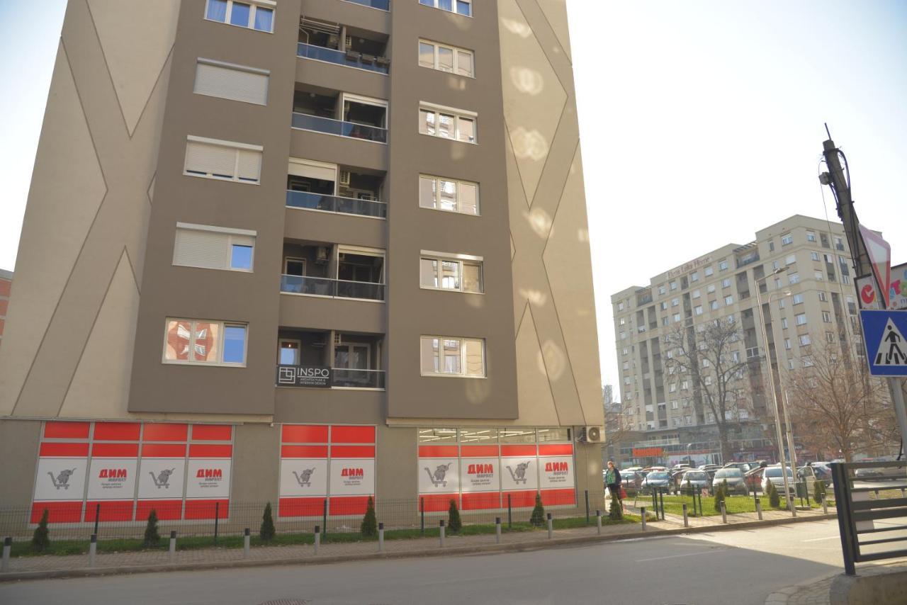 Stylish Violet & Modern Apartment Скопье Экстерьер фото